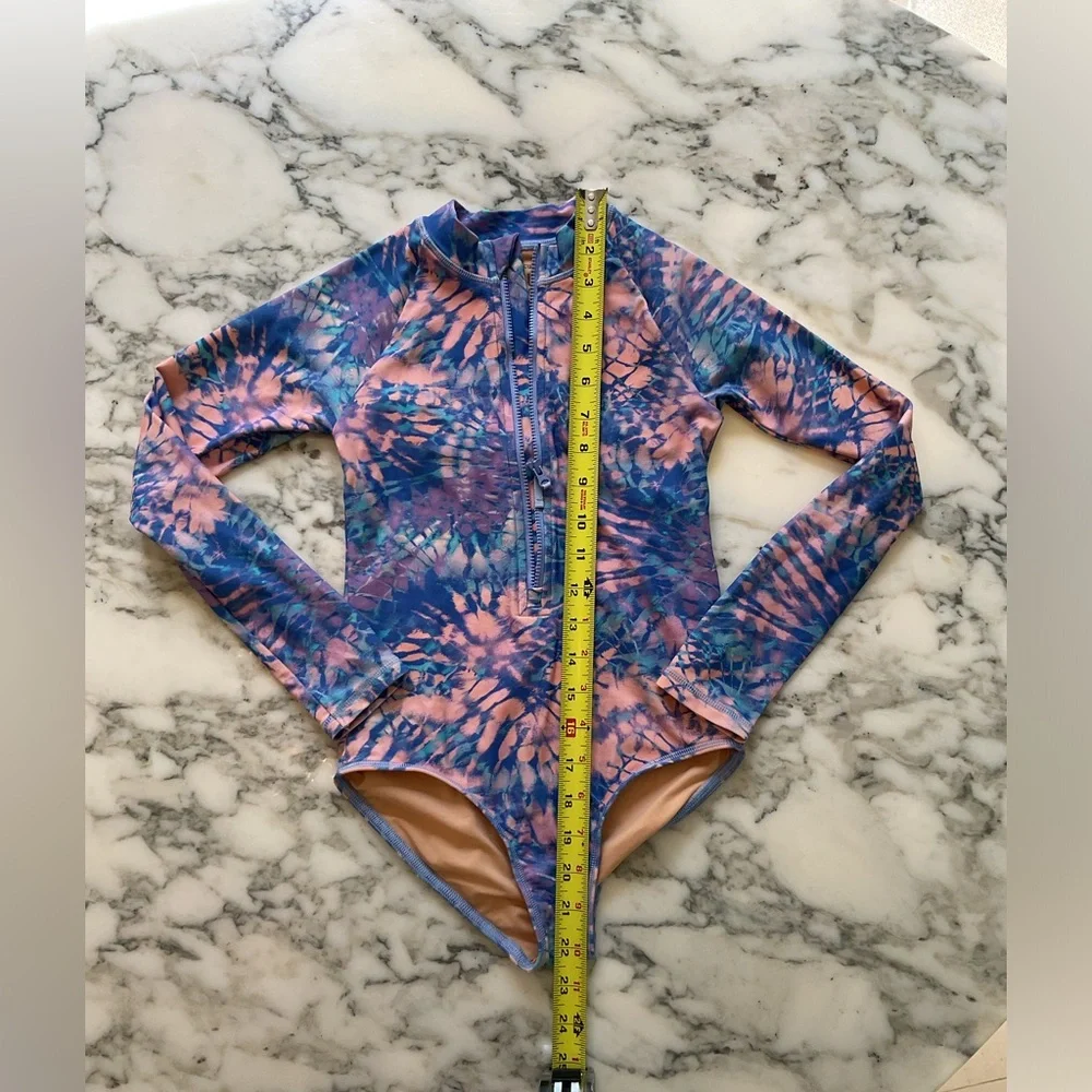 EUC J crew Girls' tie-dye rash guard swimsuit Sz 8 Broken Zipper Customer Return